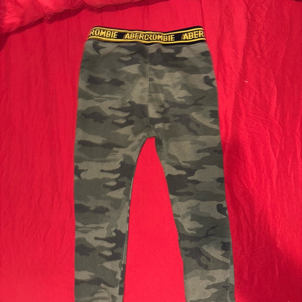 Abercrombie Kids Green Camo Leggings
